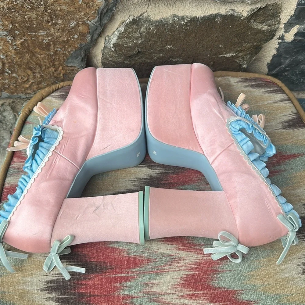 Sugar Thrillz Pastel Pink Platform Heels – Size 9M – Blue Ruffle Trim Velvet Bow